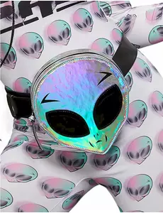 Holograficzna nerka w kształcie głowy kosmity