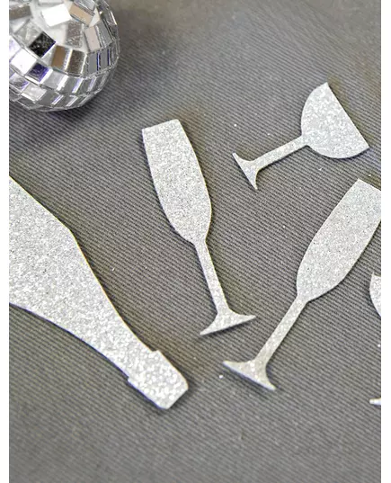 12 srebrnych konfetti stołowych w kolorze szampańskim, 10 g, image 2